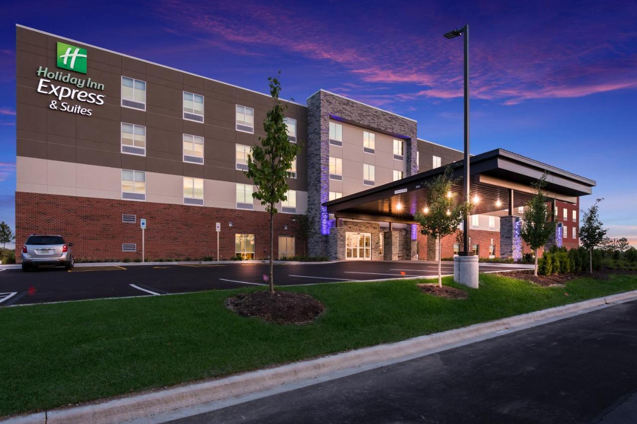 Holiday Inn Express & Suites Chicago - Hoffman Estates By Ihg Exterior foto
