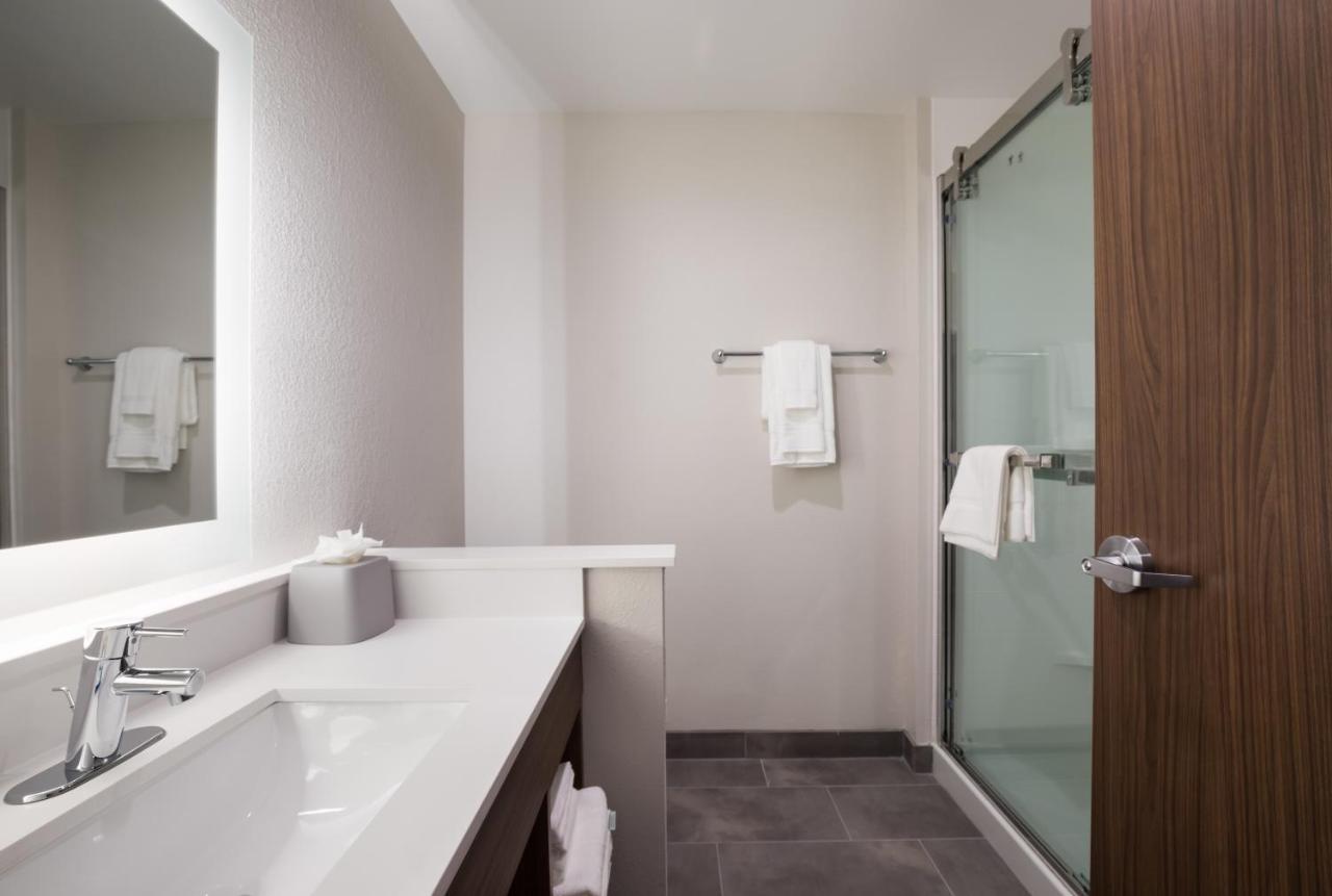 Holiday Inn Express & Suites Chicago - Hoffman Estates By Ihg Exterior foto